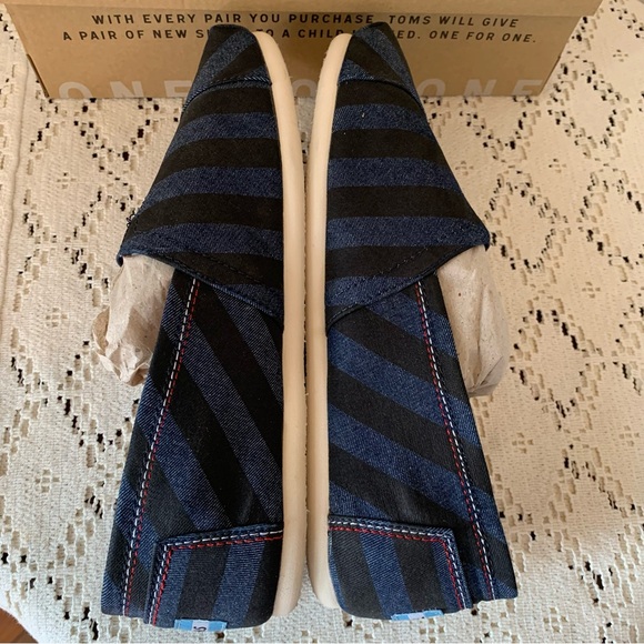 Toms Navy Chambray Stripe Canvas Flats - Picture 7 of 13